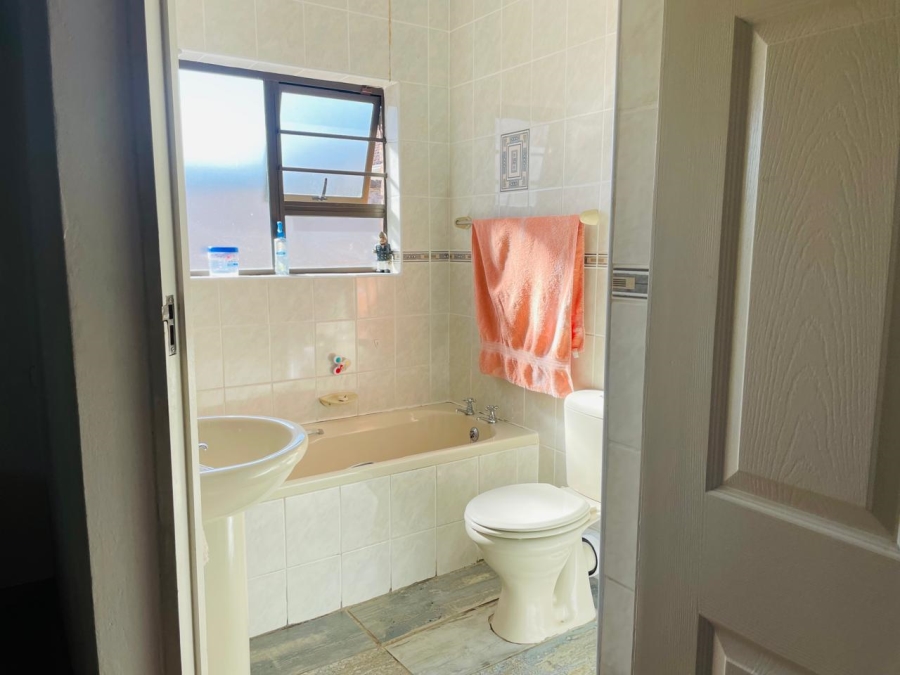 4 Bedroom Property for Sale in Dorchester Heights Eastern Cape